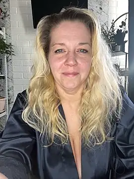 JenniferCarmen online show from 05.01.26