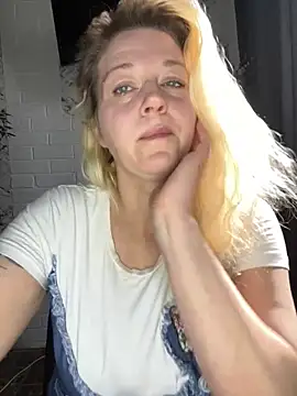 JenniferCarmen online show from 05.08.26