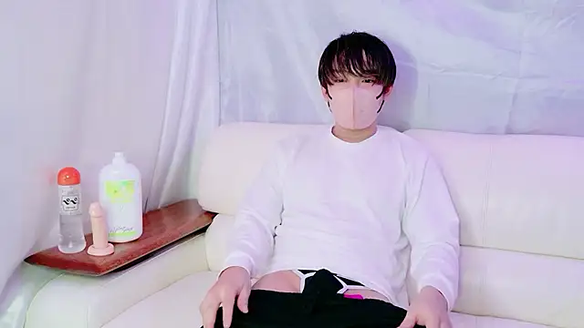 Snapshot of -kou-- chatting on 02.16.26 -kou-- online show from 02.16.26