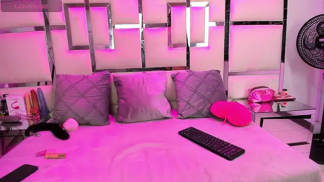 IssysLeBlanc online show from 03.05.26