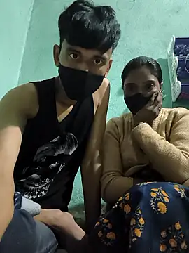 Snapshot of couplegk71 chatting on 01.17.26 couplegk71 online show from 01.17.26