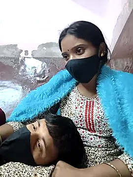 Snapshot of couplegk71 chatting on 01.31.26 couplegk71 online show from 01.31.26