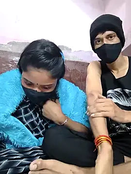 Snapshot of couplegk71 chatting on 02.02.26 couplegk71 online show from 02.02.26