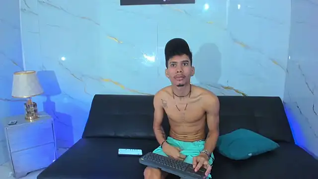 Alex jeins at online show from 03.10.26