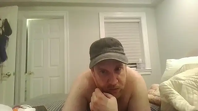 Snapshot of BeefyNcloudy chatting on 04.19.26 BeefyNcloudy online show from 04.19.26