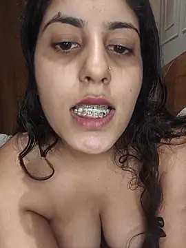 Snapshot of SubmissiveKaur chatting on 07.23.26 SubmissiveKaur online show from 07.23.26