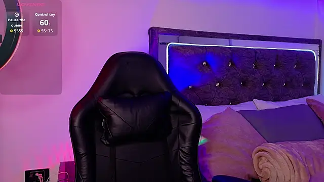 Snapshot of Daniela_ruizz chatting on 12.20.25 Daniela ruizz online show from 12.20.25