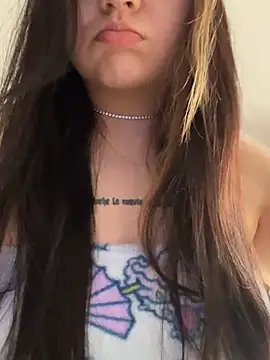 Snapshot of Daniela_ruizz chatting on 02.22.26 Daniela ruizz online show from 02.22.26