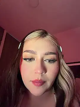 Snapshot of Daniela_ruizz chatting on 07.19.26 Daniela ruizz online show from 07.19.26