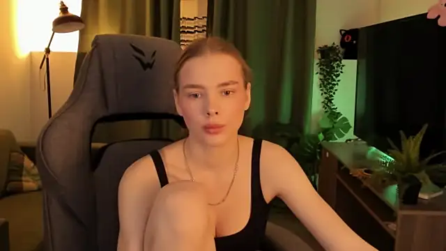 Snapshot of BellaHaadiid chatting on 01.13.26 BellaHaadiid online show from 01.13.26