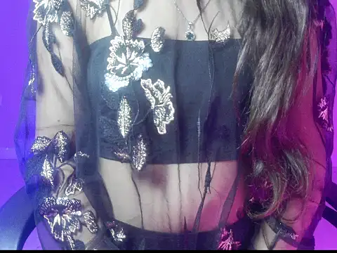 Snapshot of Isha_Lush chatting on 12.19.25 Isha Lush online show from 12.19.25