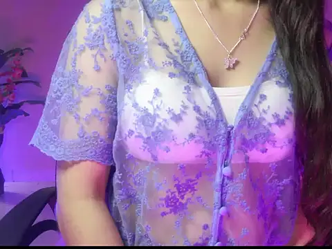 Snapshot of Isha_Lush chatting on 12.22.25 Isha Lush online show from 12.22.25