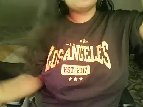 Snapshot of HEZALNUT chatting on 02.03.26 HEZALNUT online show from 02.03.26