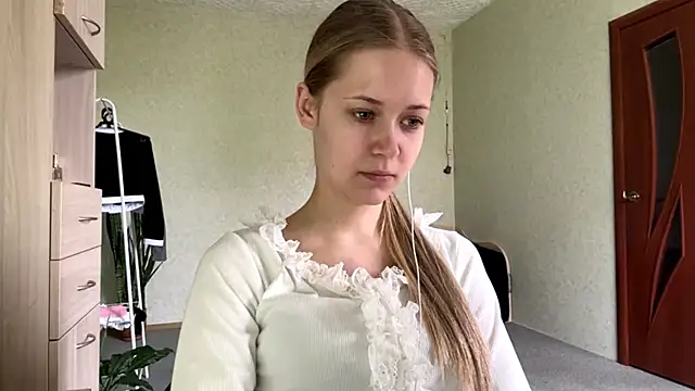ZaidaSchwarten online show from 05.10.26