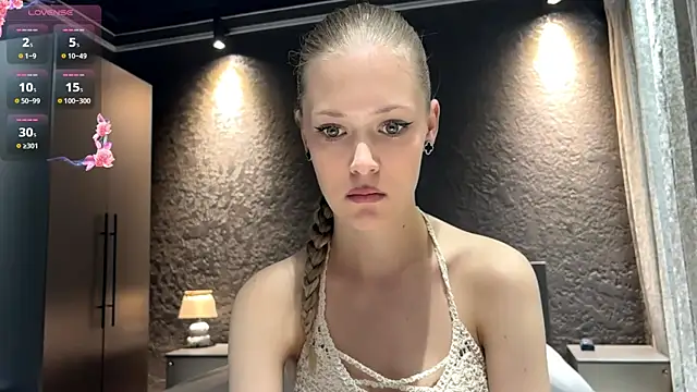 ZaidaSchwarten online show from 08.08.26