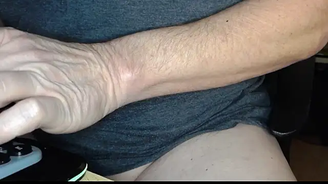 Snapshot of oldmann08 chatting on 01.09.26 oldmann08 online show from 01.09.26