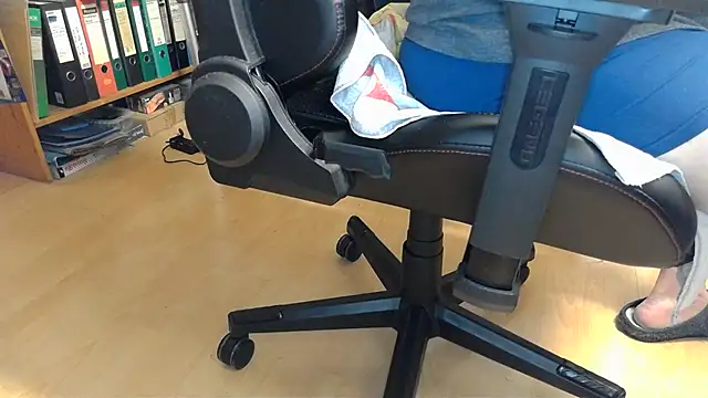 Snapshot of oldmann08 chatting on 02.12.26 oldmann08 online show from 02.12.26