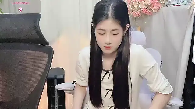 Yvonne-07 online show from 03.04.26