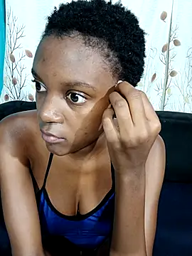 Snapshot of PetiteDoll_06 chatting on 02.19.26 PetiteDoll 06 online show from 02.19.26