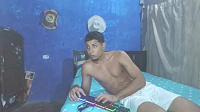 Snapshot of Liam_Thomas chatting on 12.14.25 Liam Thomas online show from 12.14.25