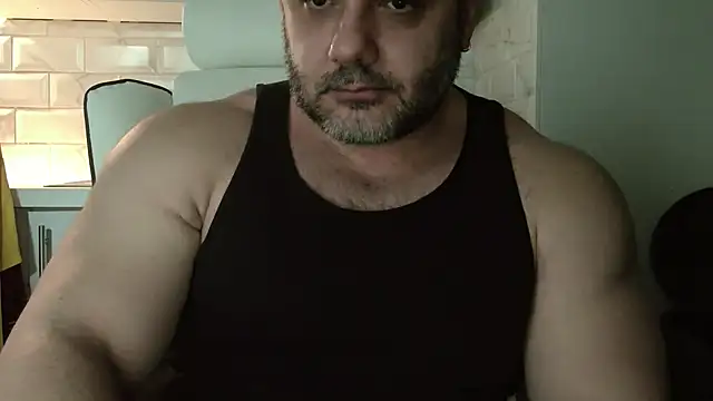 Snapshot of WildJohn_XX chatting on 12.20.25 WildJohn XX online show from 12.20.25