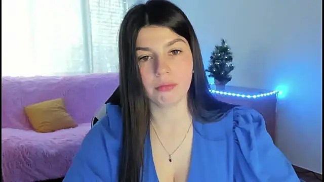 Snapshot of KisaModel chatting on 12.21.25 KisaModel online show from 12.21.25