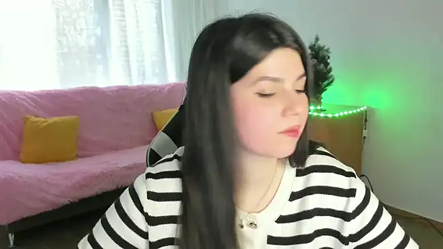 Snapshot of KisaModel chatting on 02.01.26 KisaModel online show from 02.01.26