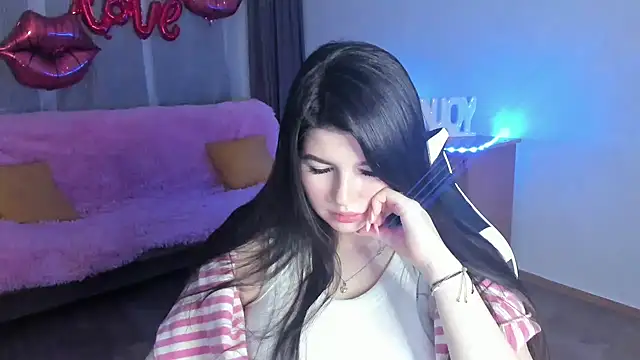 KisaModel online show from 04.23.26