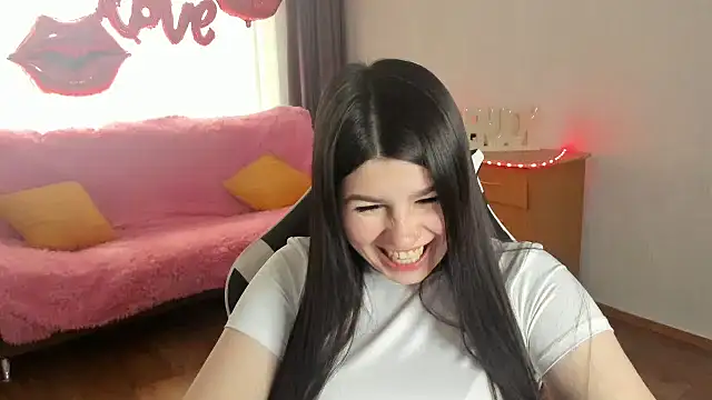 KisaModel online show from 04.25.26
