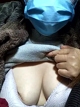 Snapshot of neko-nancy chatting on 12.14.25 neko-nancy online show from 12.14.25