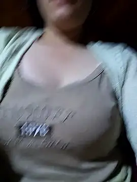 Snapshot of neko-nancy chatting on 12.18.25 neko-nancy online show from 12.18.25