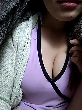 Snapshot of neko-nancy chatting on 12.22.25 neko-nancy online show from 12.22.25