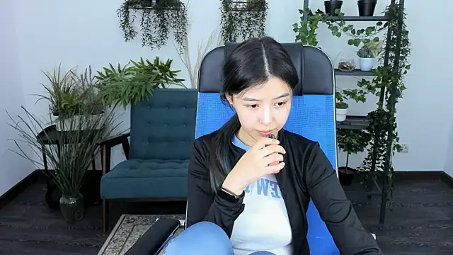 Snapshot of SirenMystiq chatting on 01.14.26 SirenMystiq online show from 01.14.26