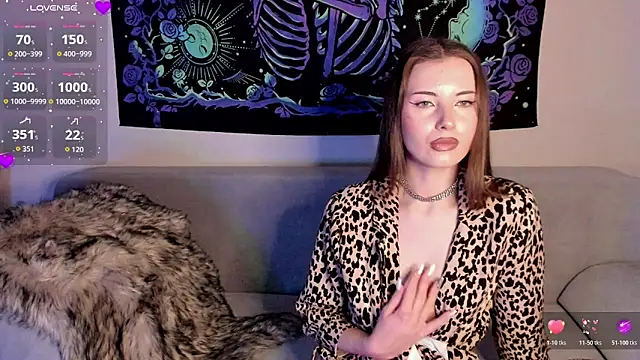 Snapshot of XxxCosmicBitch chatting on 12.17.25 XxxCosmicBitch online show from 12.17.25