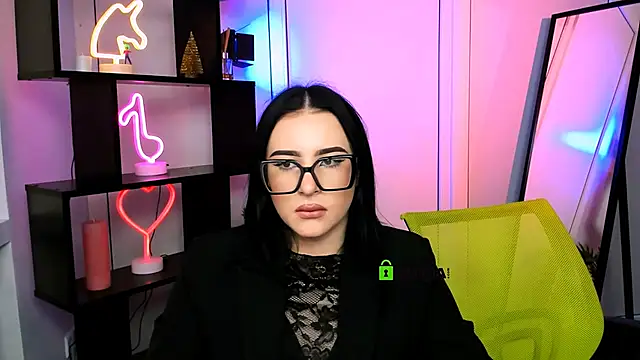 Snapshot of alia_skay chatting on 12.19.25 alia skay online show from 12.19.25