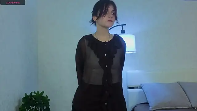 NyraVesperis online show from 04.06.26