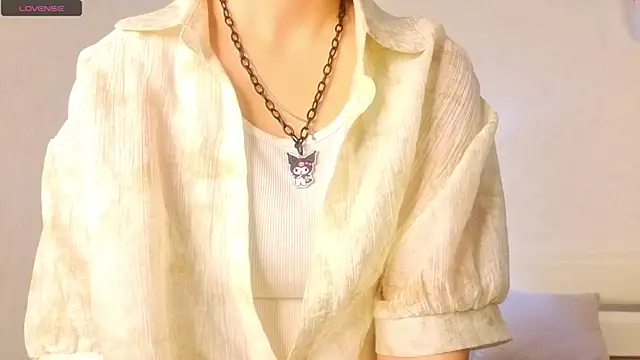 NyraVesperis online show from 04.17.26