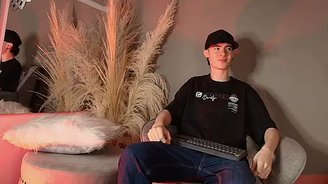 Snapshot of LioyQueen chatting on 01.18.26 LioyQueen online show from 01.18.26