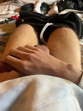 Snapshot of YoungVibe chatting on 03.25.26 YoungVibe online show from 03.25.26