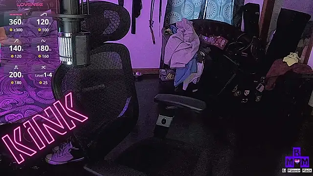 Snapshot of Bi_Master_Mack chatting on 03.11.26 Bi Master Mack online show from 03.11.26