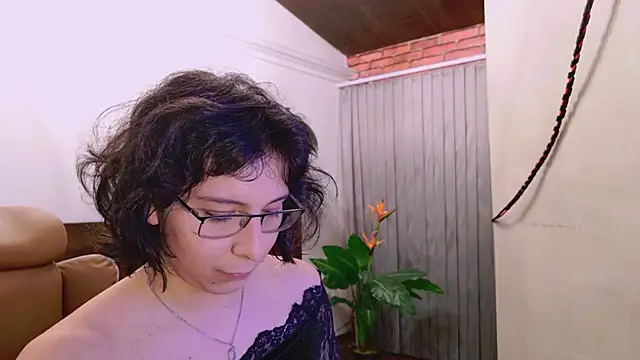 Shelly bat online show from 07.17.26