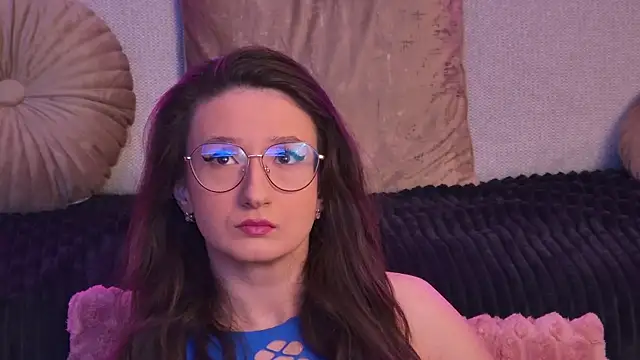 Snapshot of TheaMalekoo chatting on 01.08.26 TheaMalekoo online show from 01.08.26