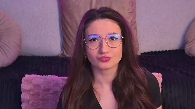 Snapshot of TheaMalekoo chatting on 01.12.26 TheaMalekoo online show from 01.12.26