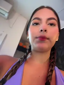 Snapshot of Valeria-escobar chatting on 05.16.26 Valeria-escobar online show from 05.16.26