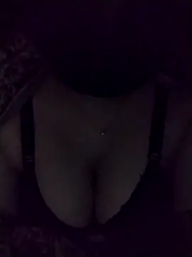 Snapshot of nosrat014 chatting on 12.18.25 nosrat014 online show from 12.18.25