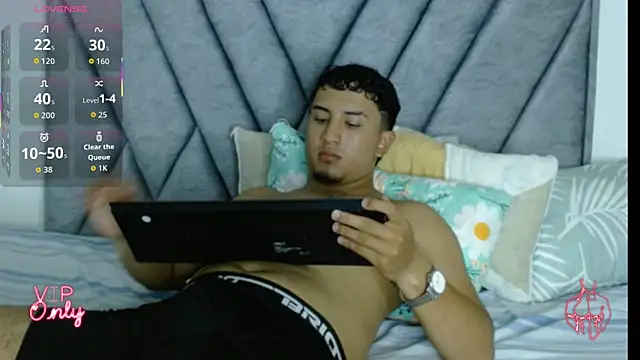 Snapshot of kyro_estrada chatting on 02.26.26 kyro estrada online show from 02.26.26