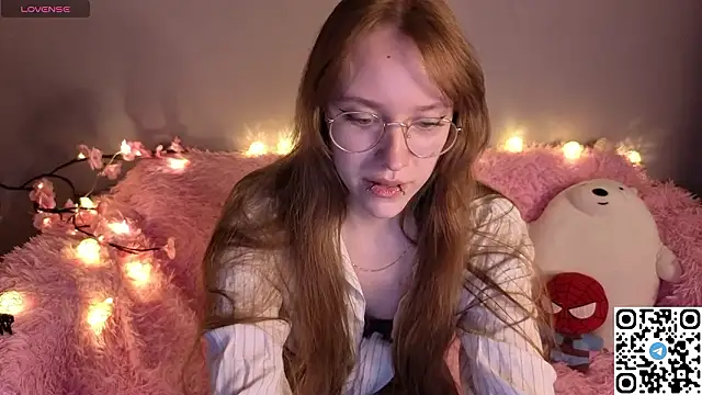 Snapshot of EmmaPratt chatting on 01.14.26 EmmaPratt online show from 01.14.26