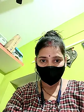 Snapshot of Lali-laila chatting on 12.15.25 Lali-laila online show from 12.15.25