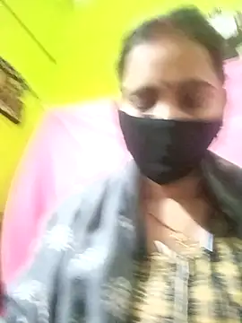 Snapshot of Lali-laila chatting on 12.20.25 Lali-laila online show from 12.20.25