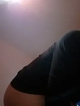 Snapshot of Olivassl22 chatting on 05.19.26 Olivassl22 online show from 05.19.26